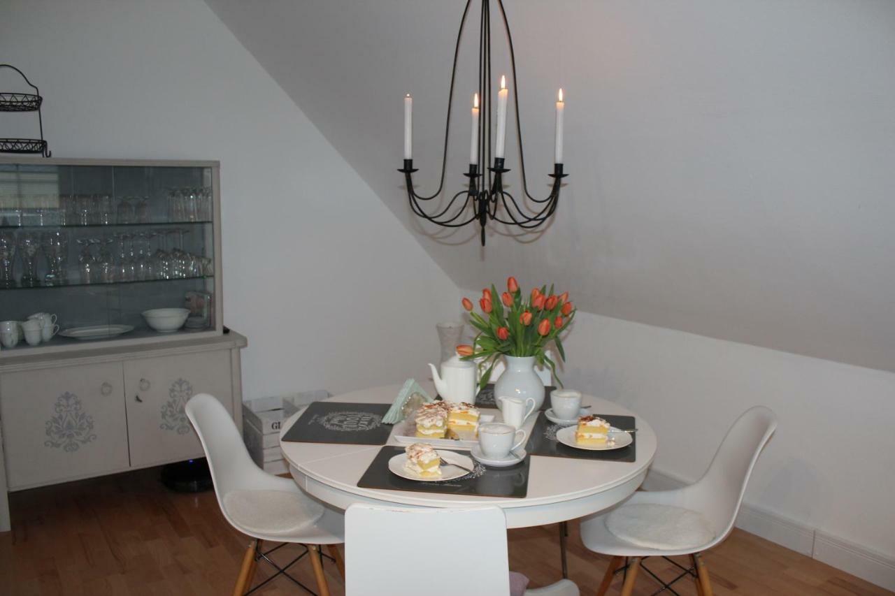 Ferienwohnung Im Tuermchen Oberfell Ngoại thất bức ảnh