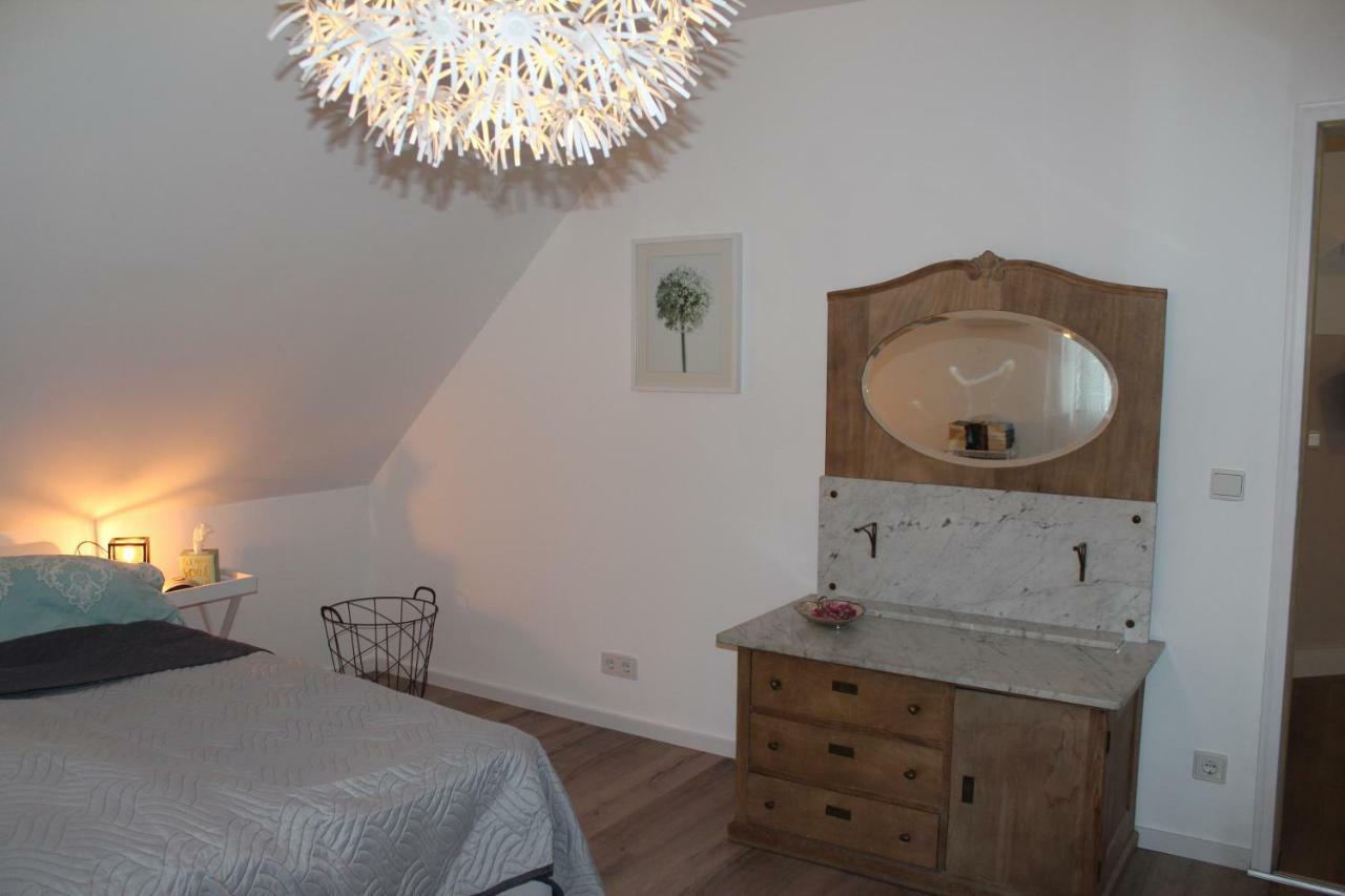 Ferienwohnung Im Tuermchen Oberfell Ngoại thất bức ảnh
